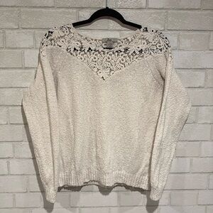 GH Bass Crochet Detail Sweetheart Sweater